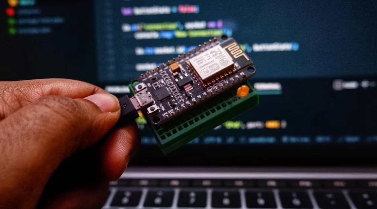 Controlador IoT conectado - hardware usado pela FABRIM para integrar máquinas